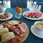 Corona B&B Sinj