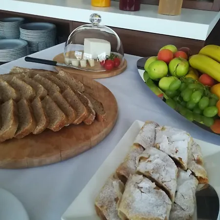 Corona B&B Bed & Breakfast 4*